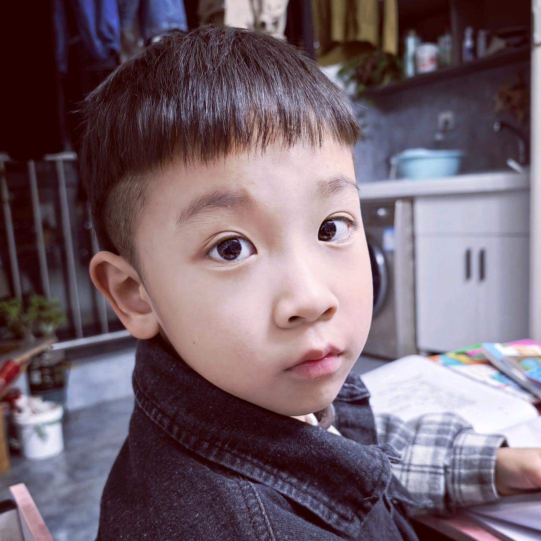 ┽李ㄨ洋