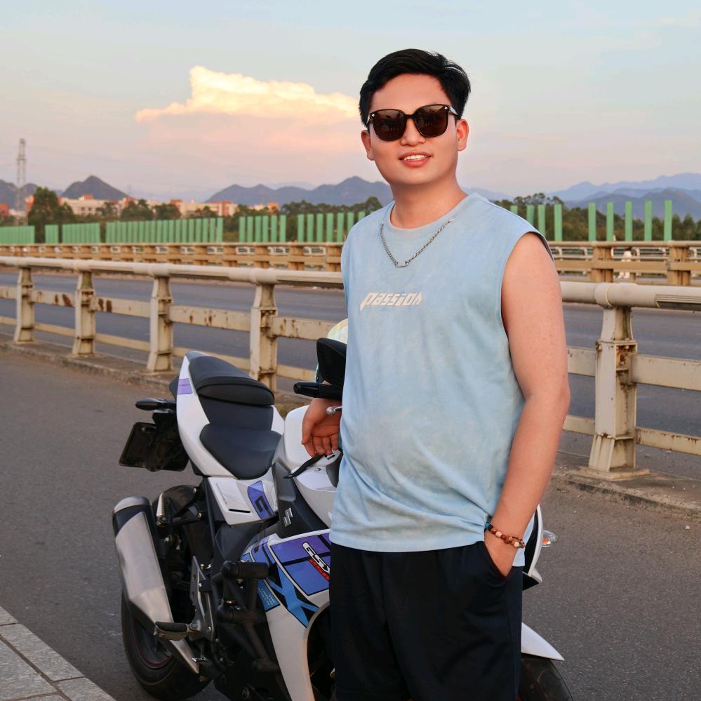 八九点钟的太阳