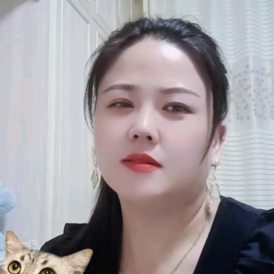英子
