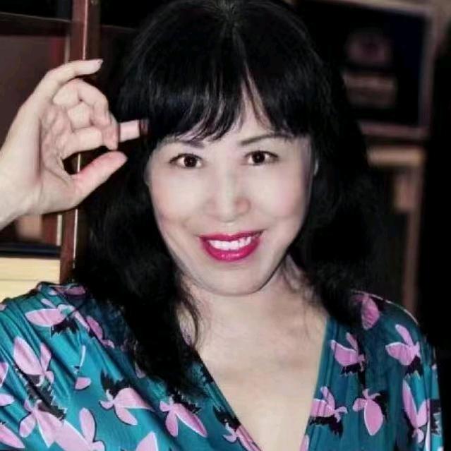 依依，