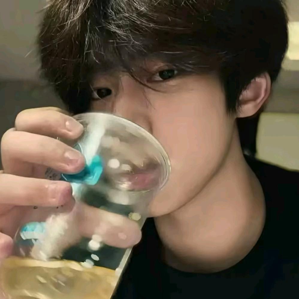 Tt