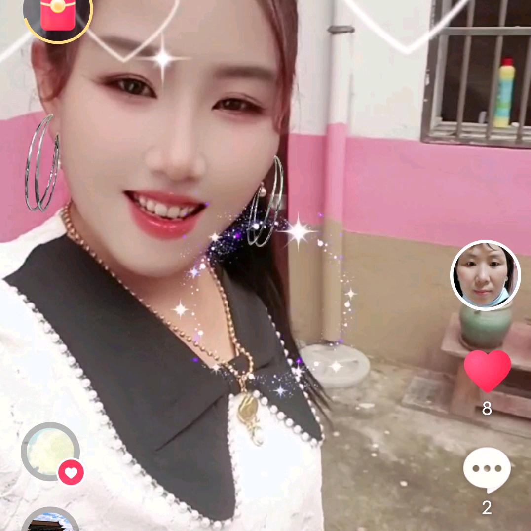 我叫好可爱😆😅🍇🍒🌶