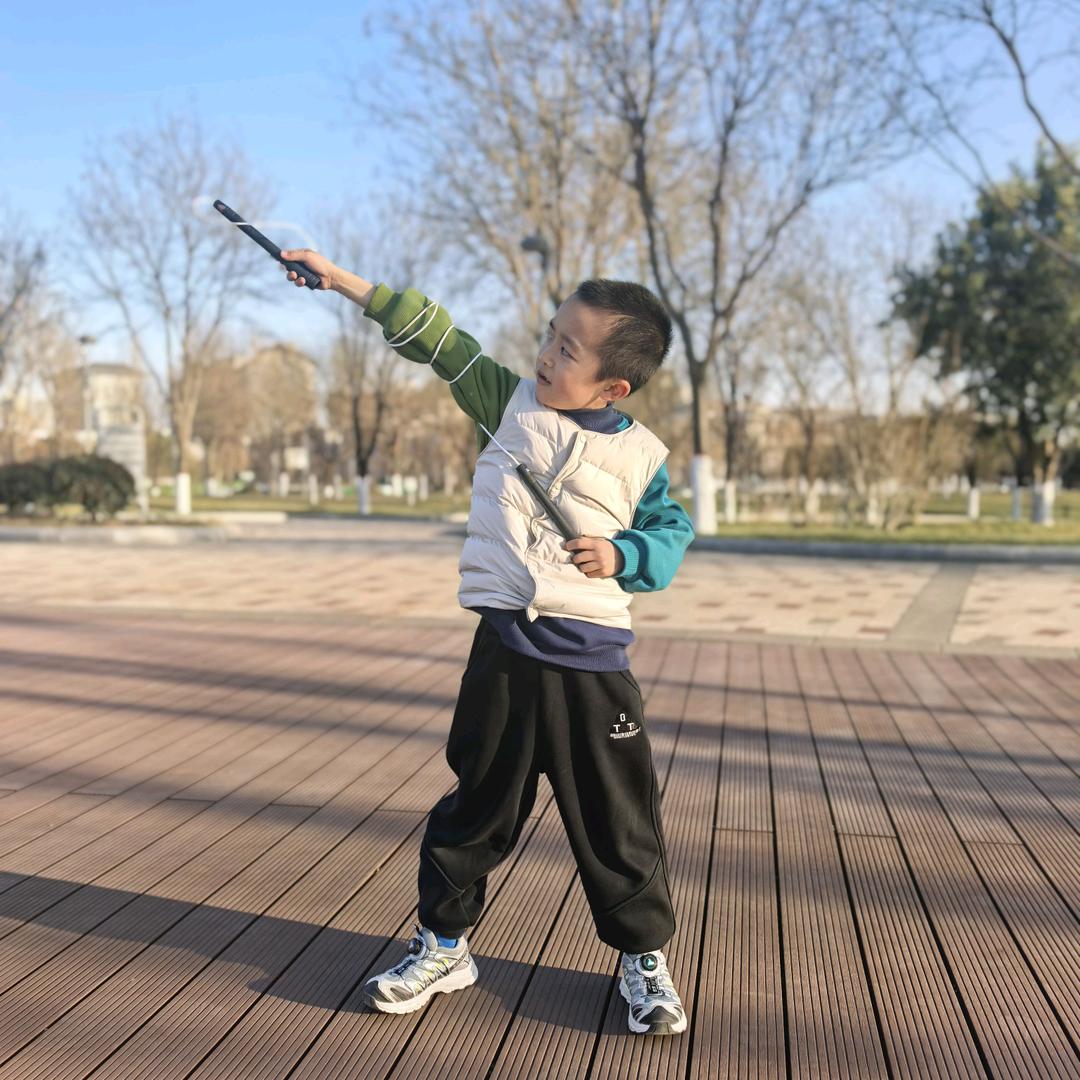 爱跳绳的桐桐