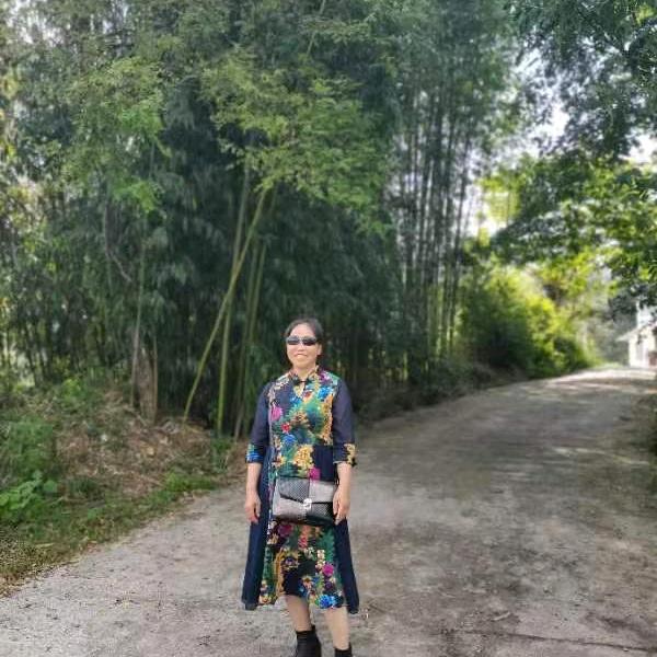 吴秀菊，地址是湖北省利川市南坪乡干堰九组