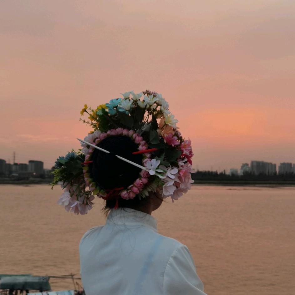 霏常得熠头像