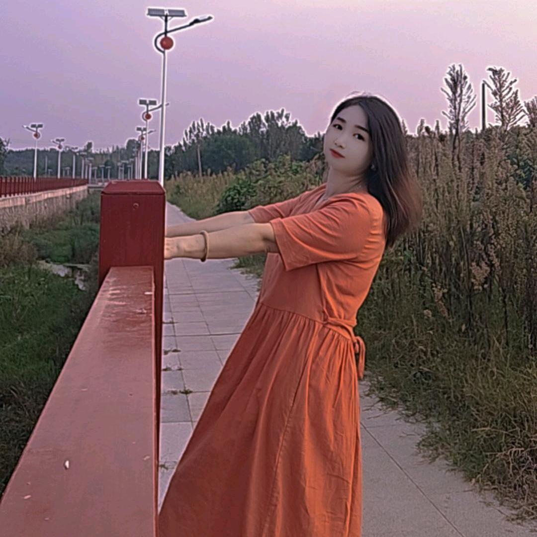 李华