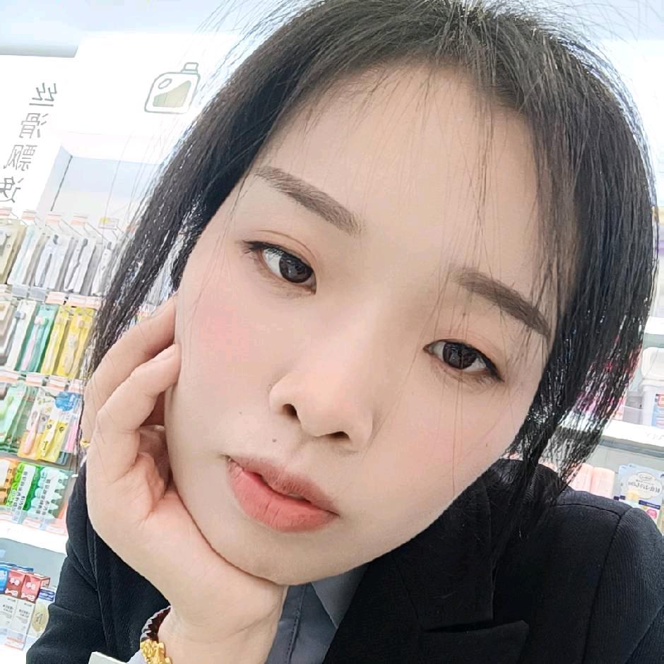 皇冠化妆品靳秀勤