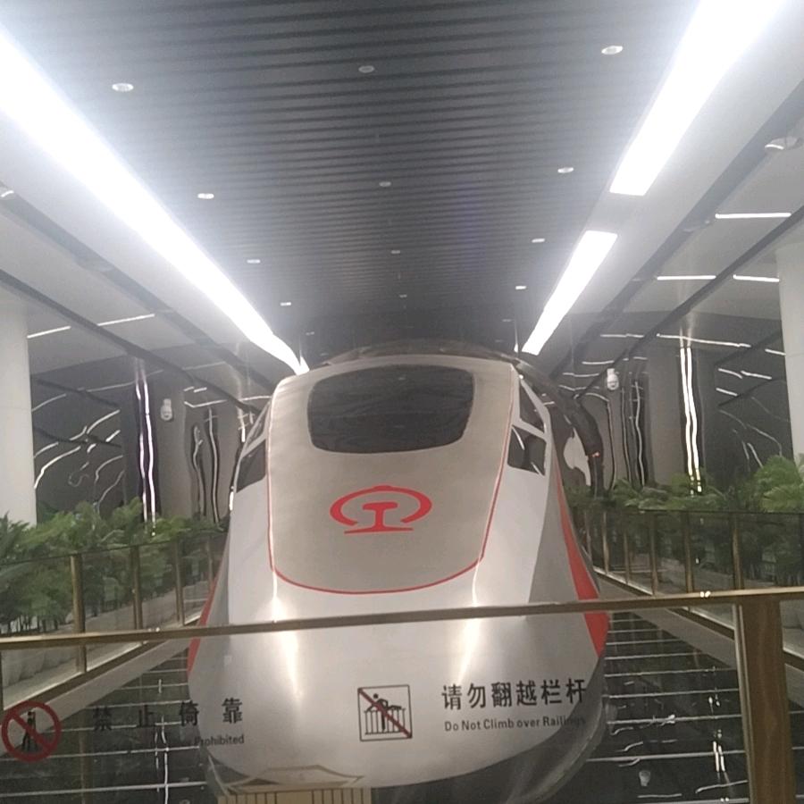 单身一个人。哼哼