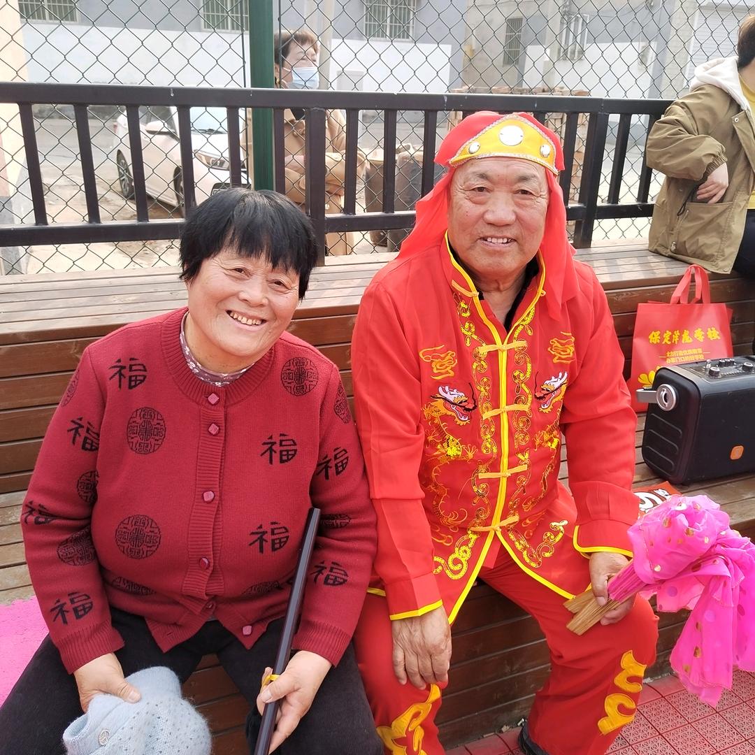光头姥爷