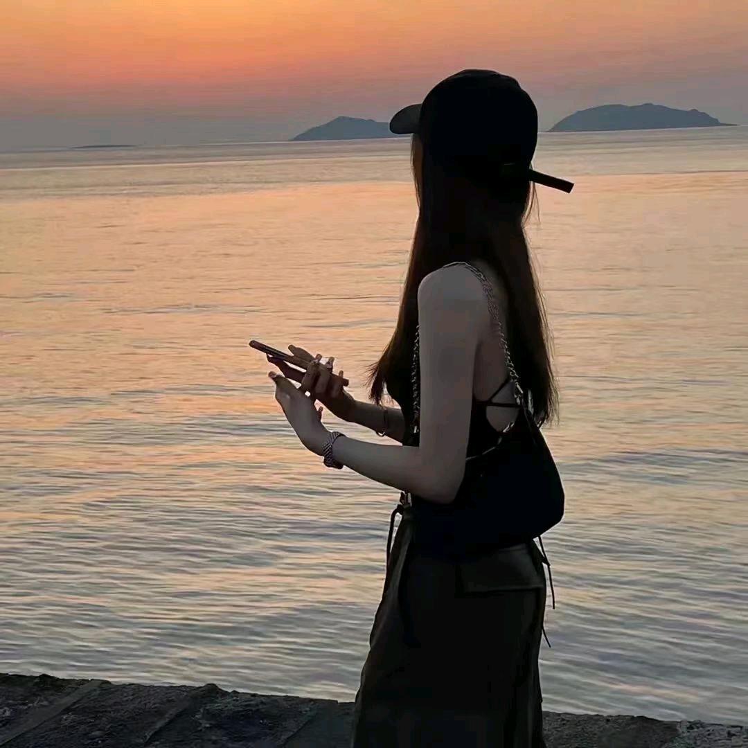 左手指月🌸
