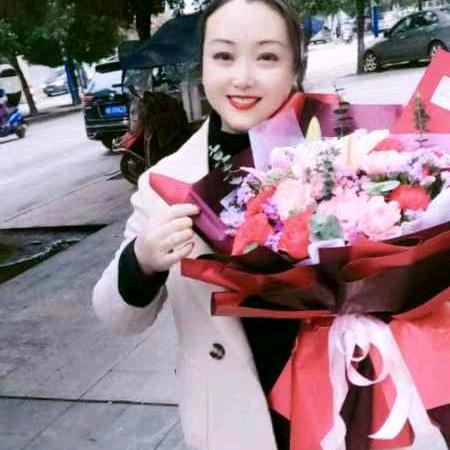 营山网红小姐姐，橱窗里购物