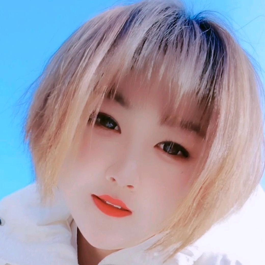 《依依》