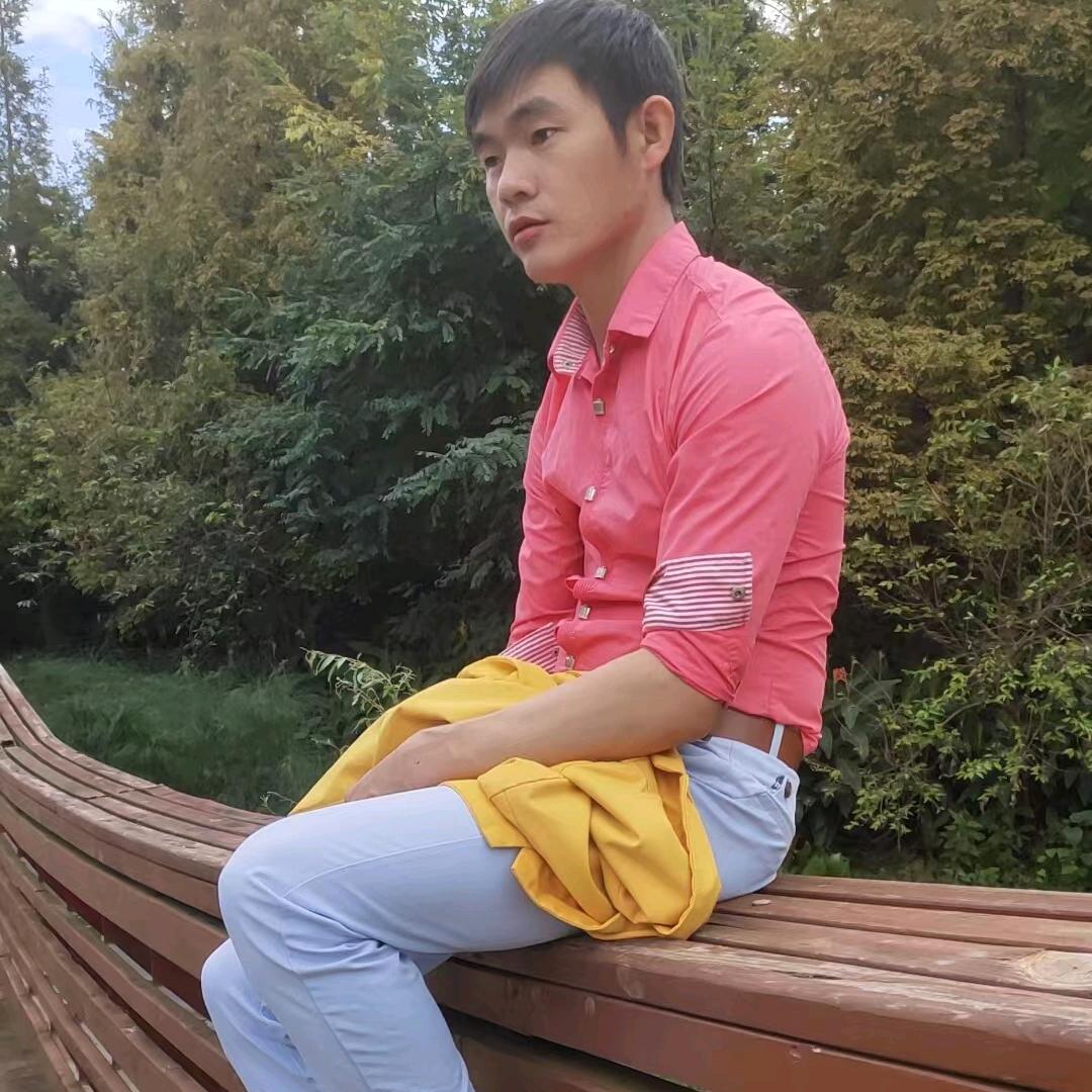 单亲爸爸邓邓
