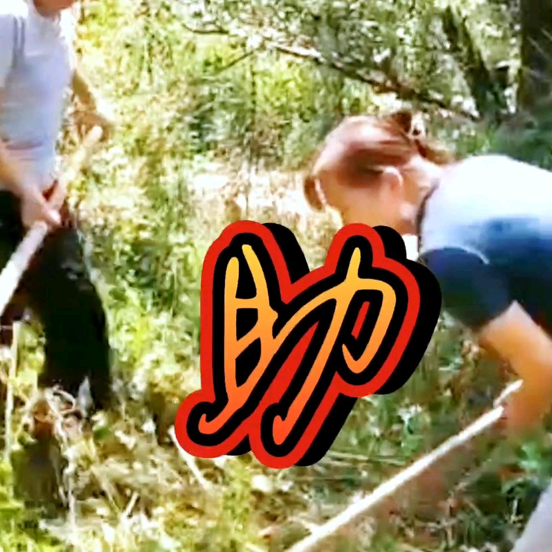 (๑• .小可爱 •๑)