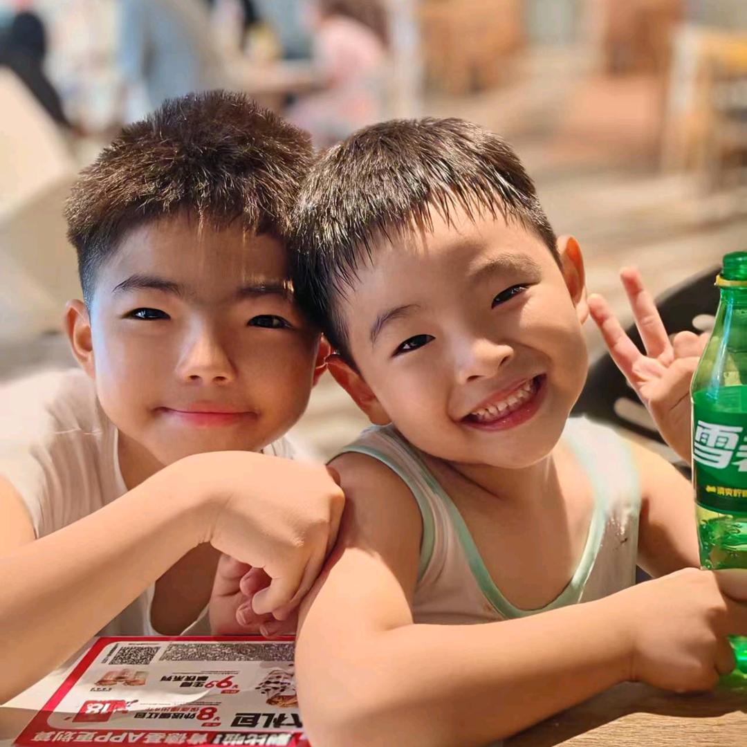 @童童与安安～呀