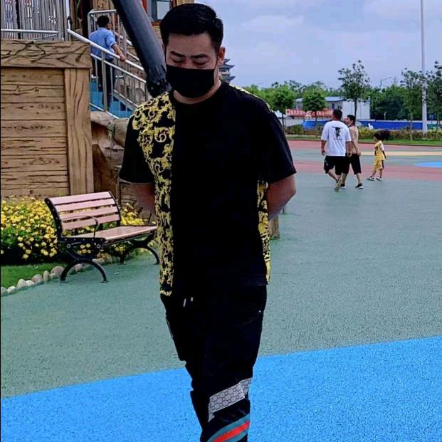 月宇商贸—周哲