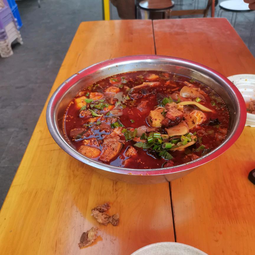 天上都是脚板印