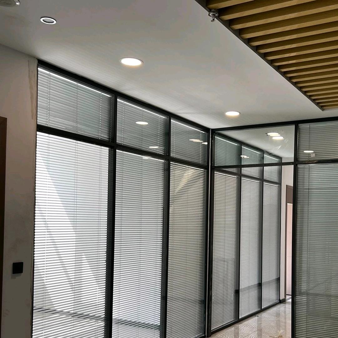 济南玻璃隔断～山东鸿宅