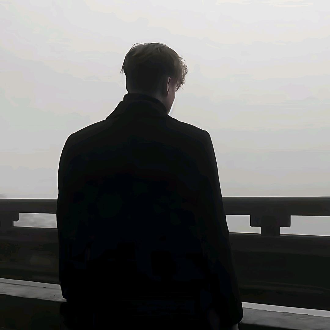 出现又离开