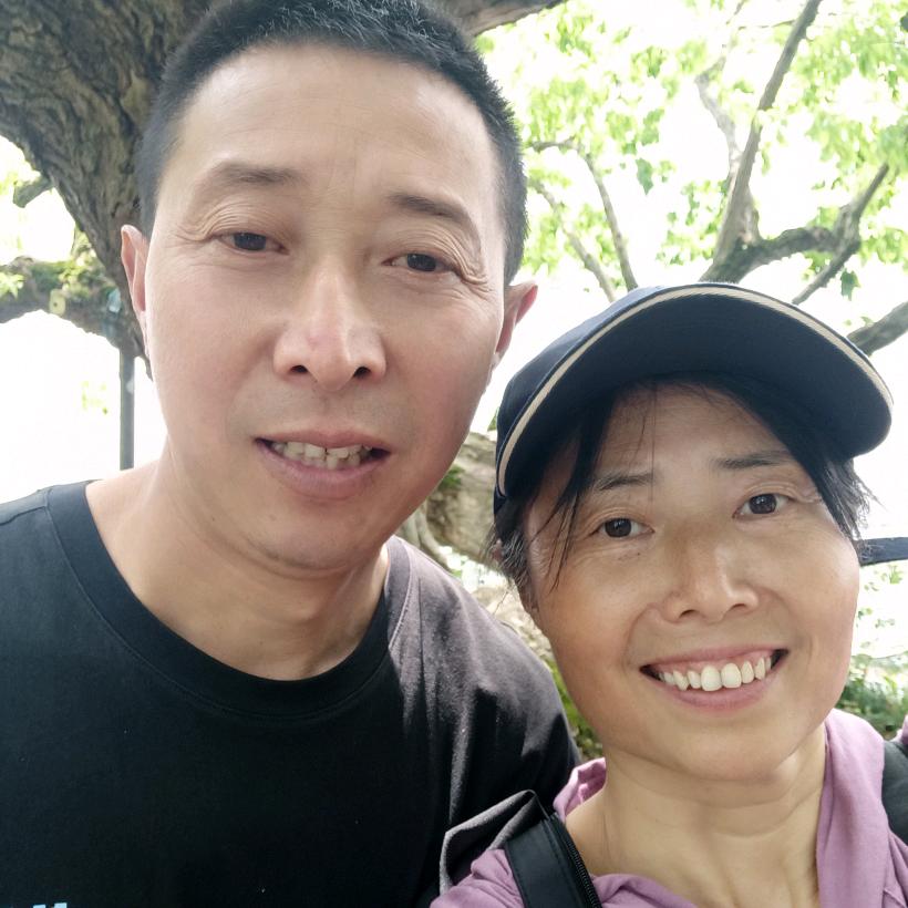 何咚咚爸爸妈妈(蜂糖专属账号)