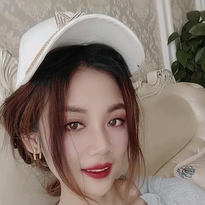 高台川力台球厅老板娘