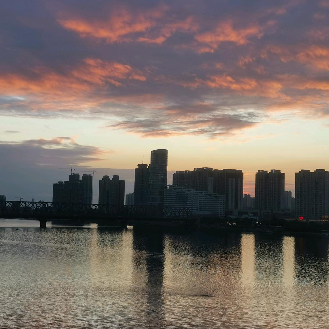 越走越沉默