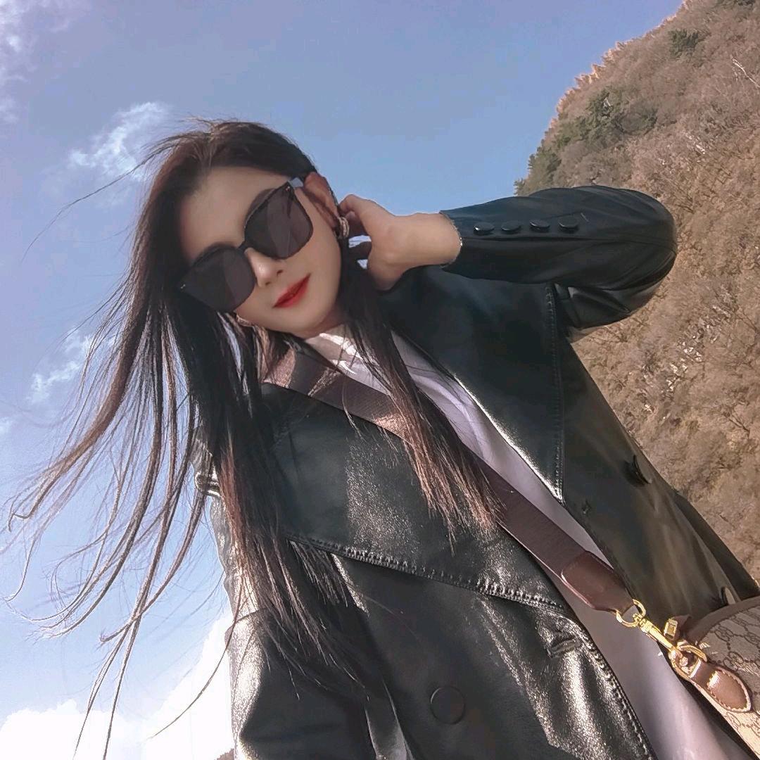 若兮，浅黛微妆