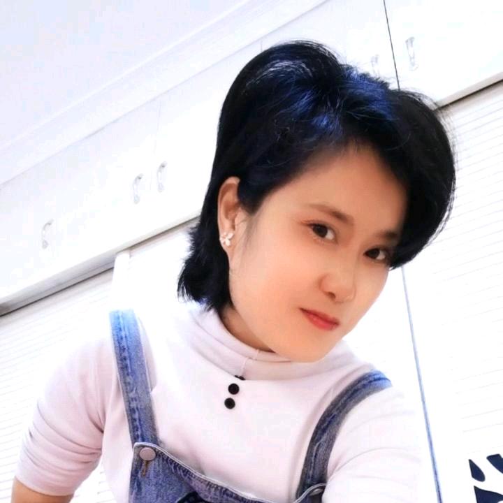香香（76年的龙）