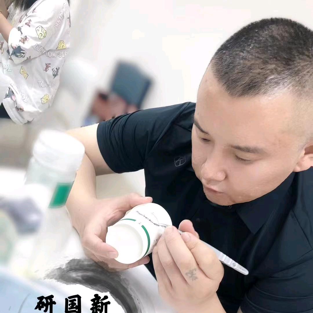 亮仔做美睫