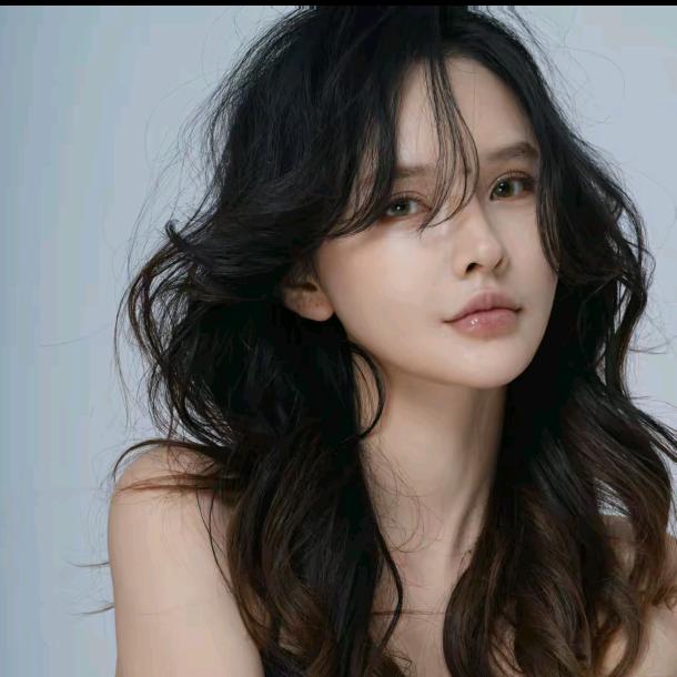 贝贝biuu （精致衣橱）