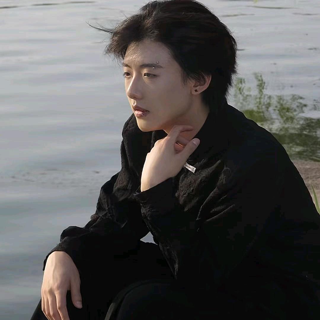鹿泽林辰