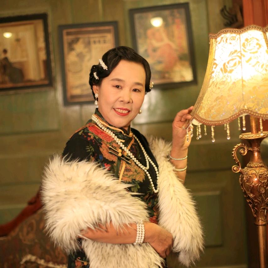 外婆在带娃