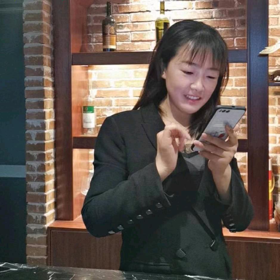 搞美业的霞姐
