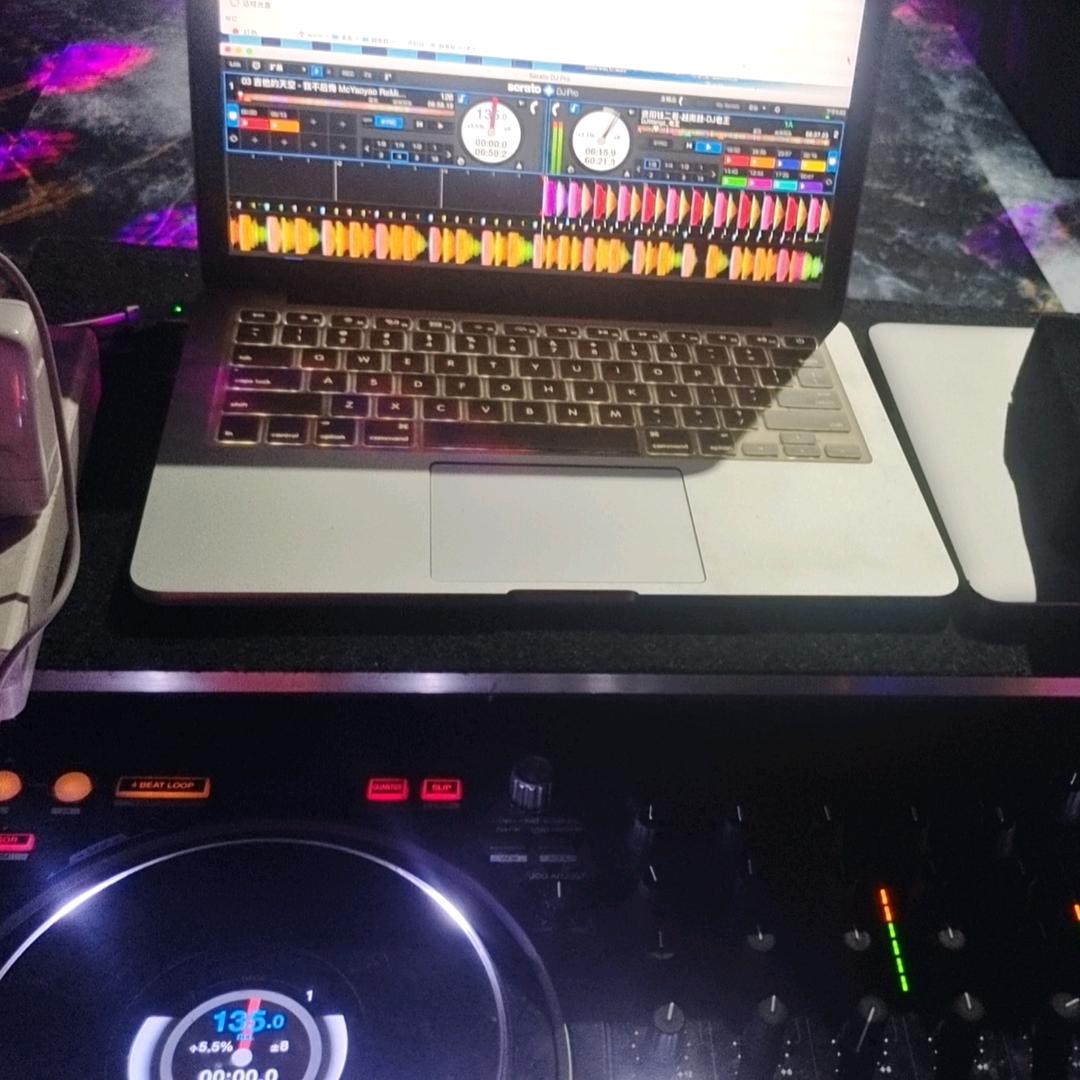 角落里的小丑丶