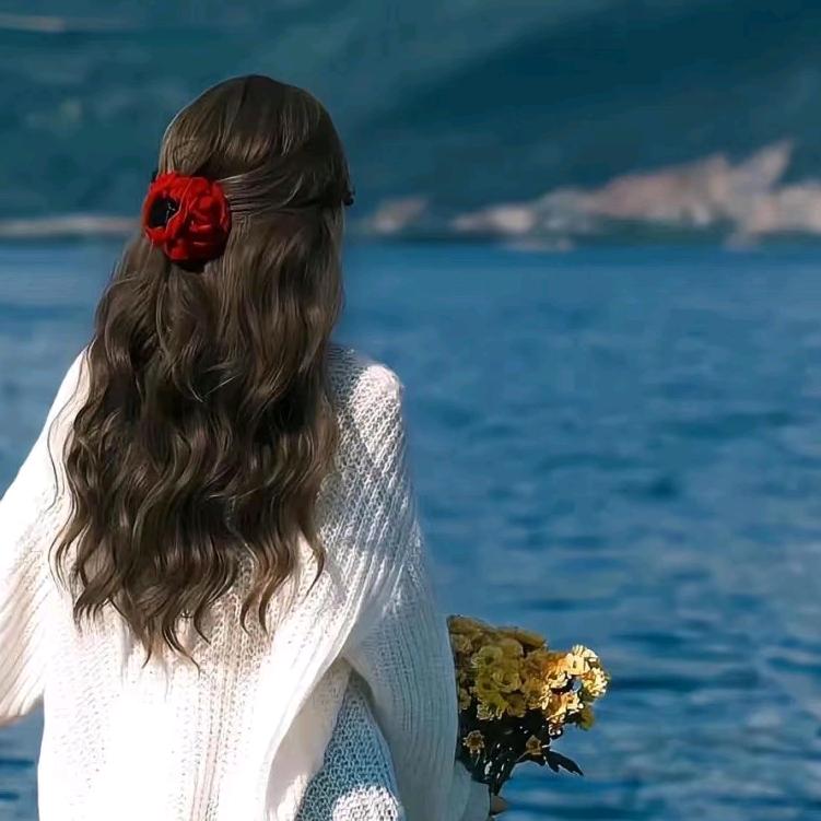 簇拥烈日的花🌷