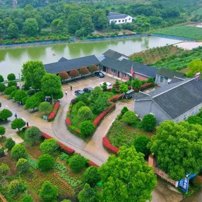 巴山潭农家饭庄