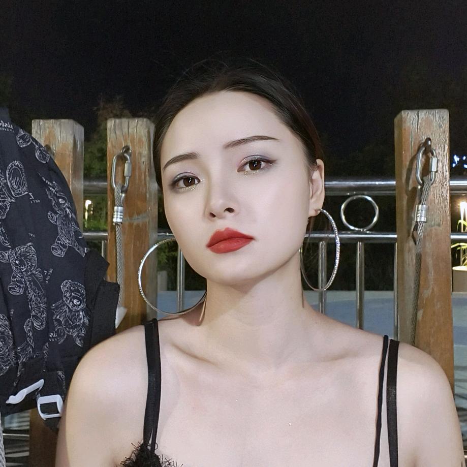 白白女士不太白