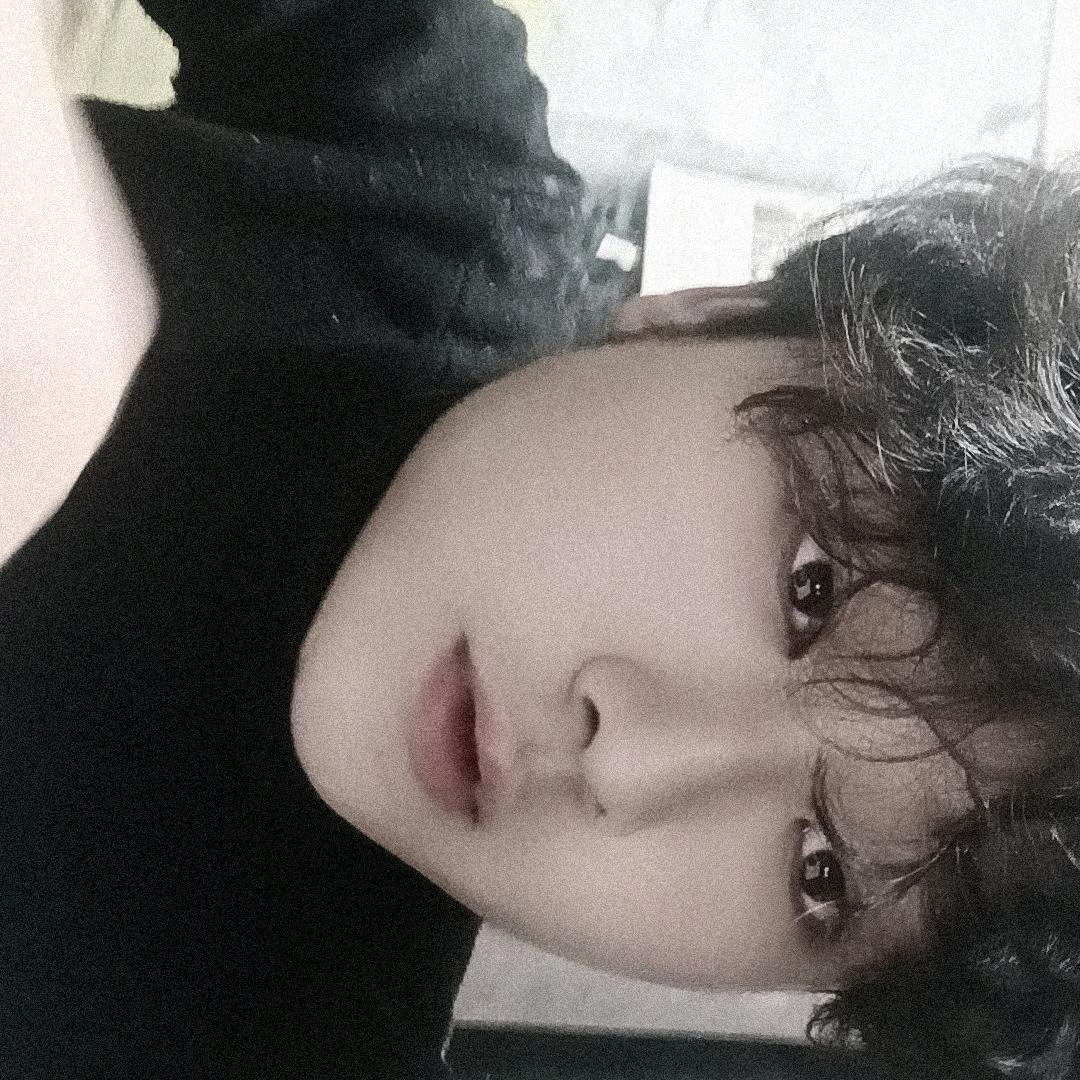 小许不想吃饭🧣• ·̫ •🧣