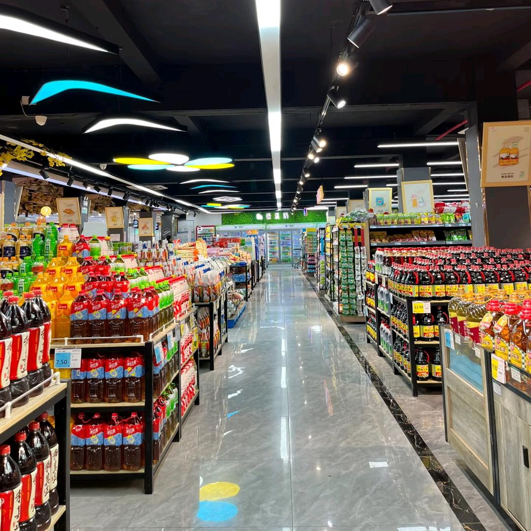 卓鑫华百货店