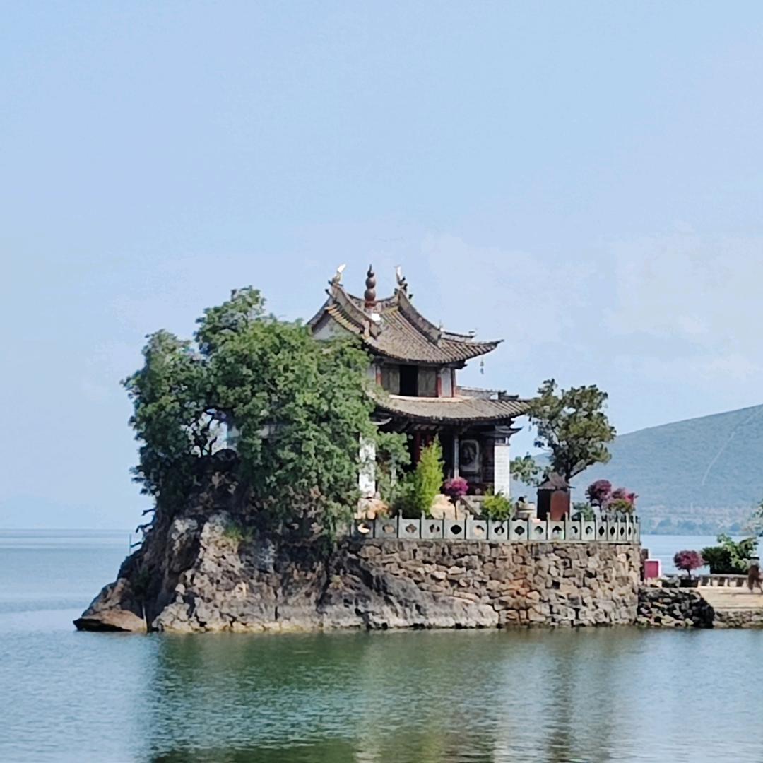永睿男装专营店
