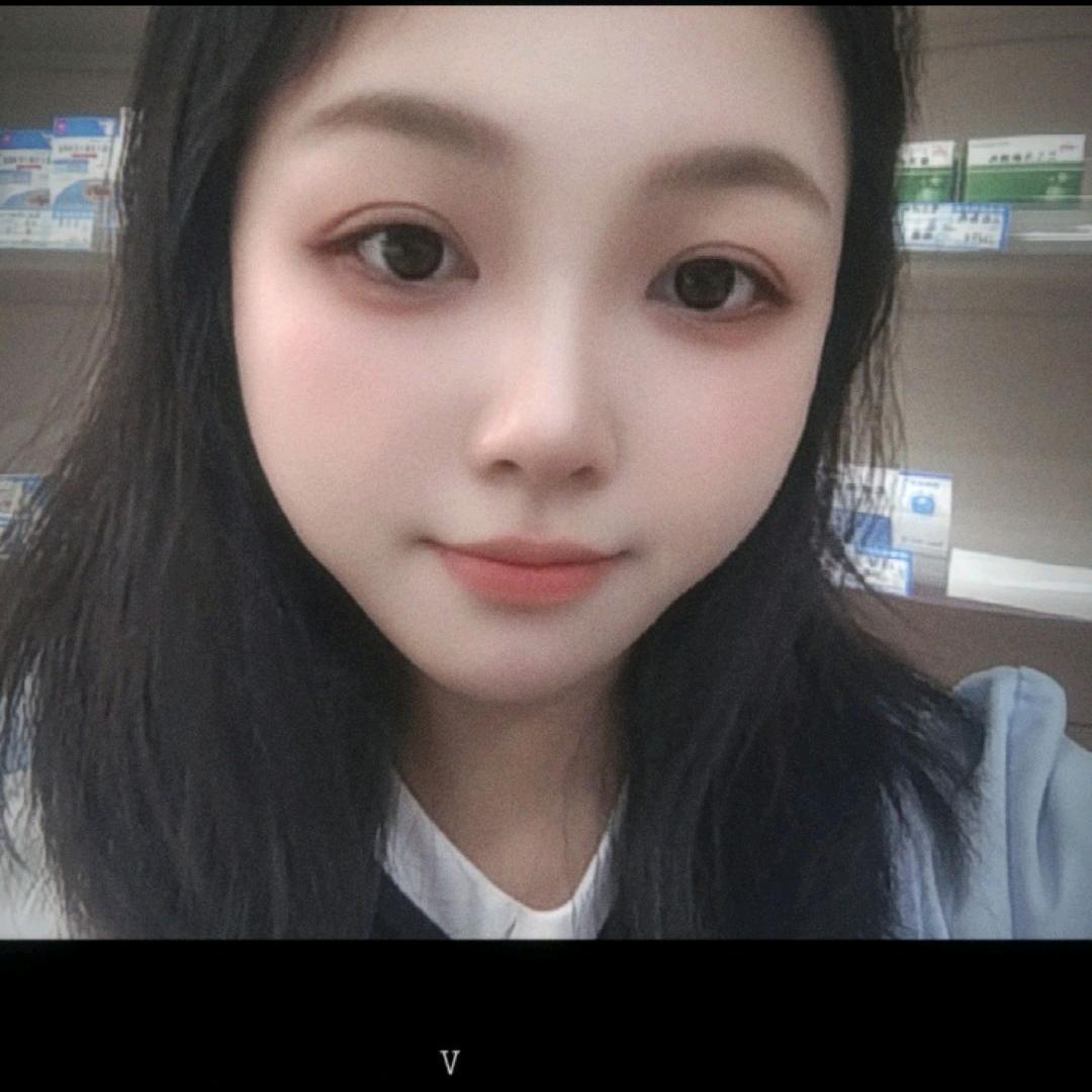 双眼皮姑娘