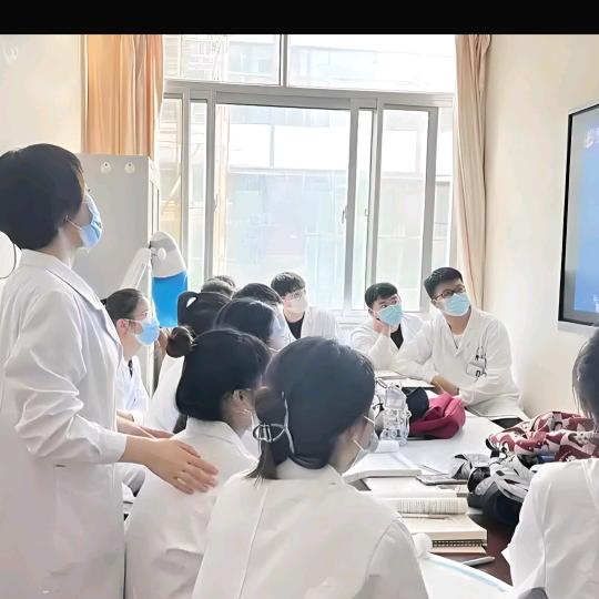 河南医药学院杨老师