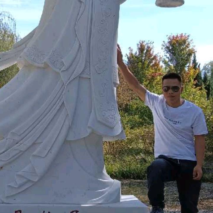 雷，《骨折康复中》