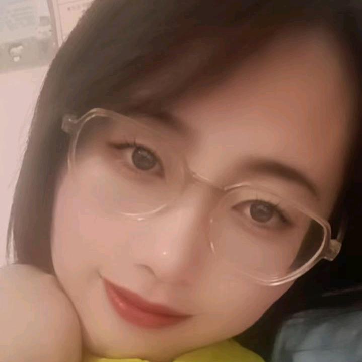 浅笑梨涡