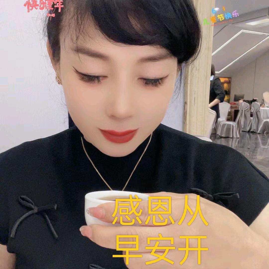 妮可贝贝服装店