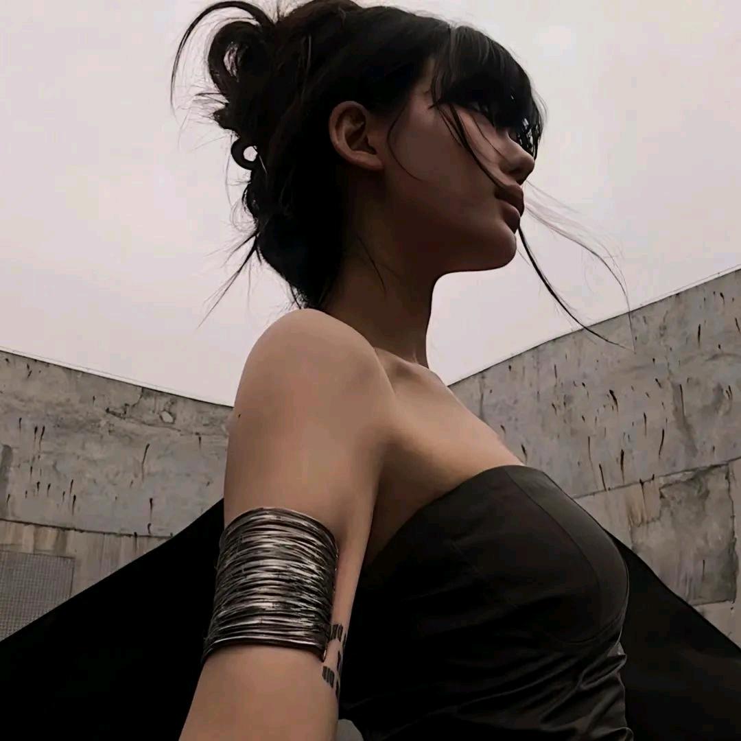 十八^