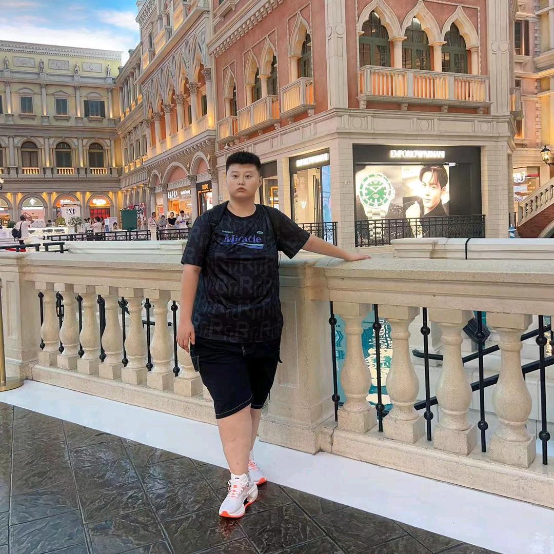 李浩钧