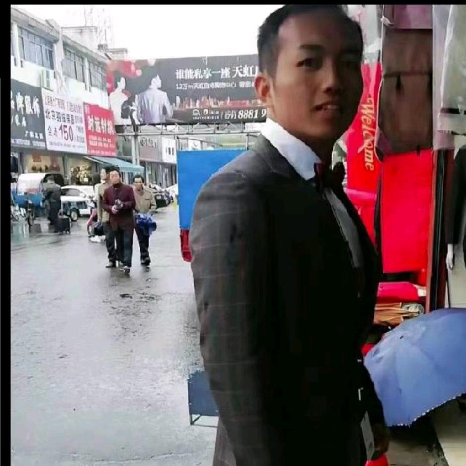 南昌职为有你服饰（罗马服饰广场店）