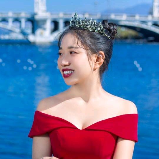 罗靖麻麻