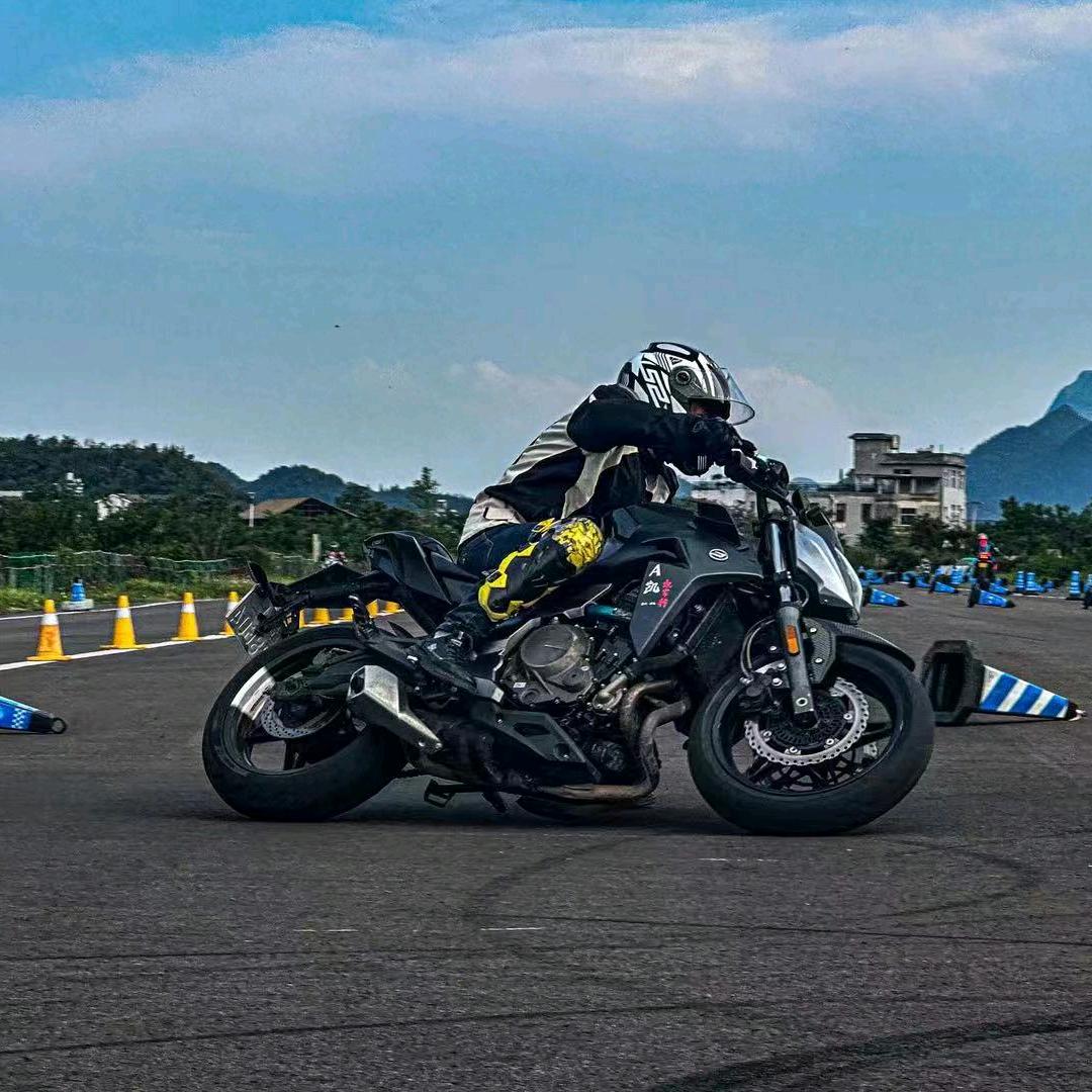 兴义市  A凯机车俱乐部